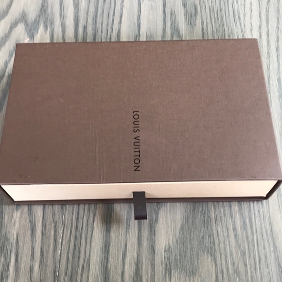Louis Vuitton Box - Picture 2 of 3